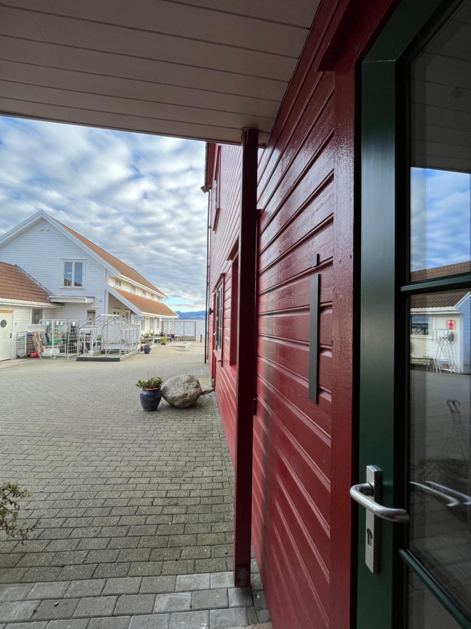 Sjoberg Hotell Og Ferie Leiligheter Osthusvik Ngoại thất bức ảnh