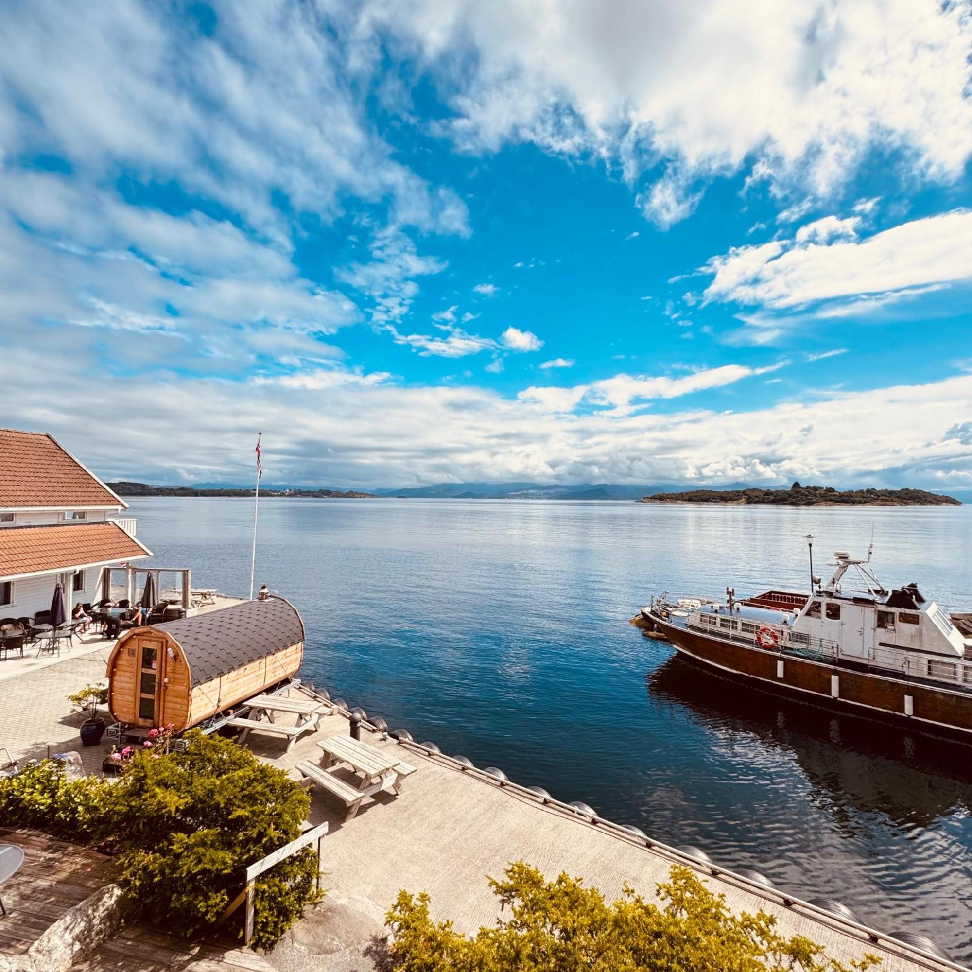 Sjoberg Hotell Og Ferie Leiligheter Osthusvik Ngoại thất bức ảnh