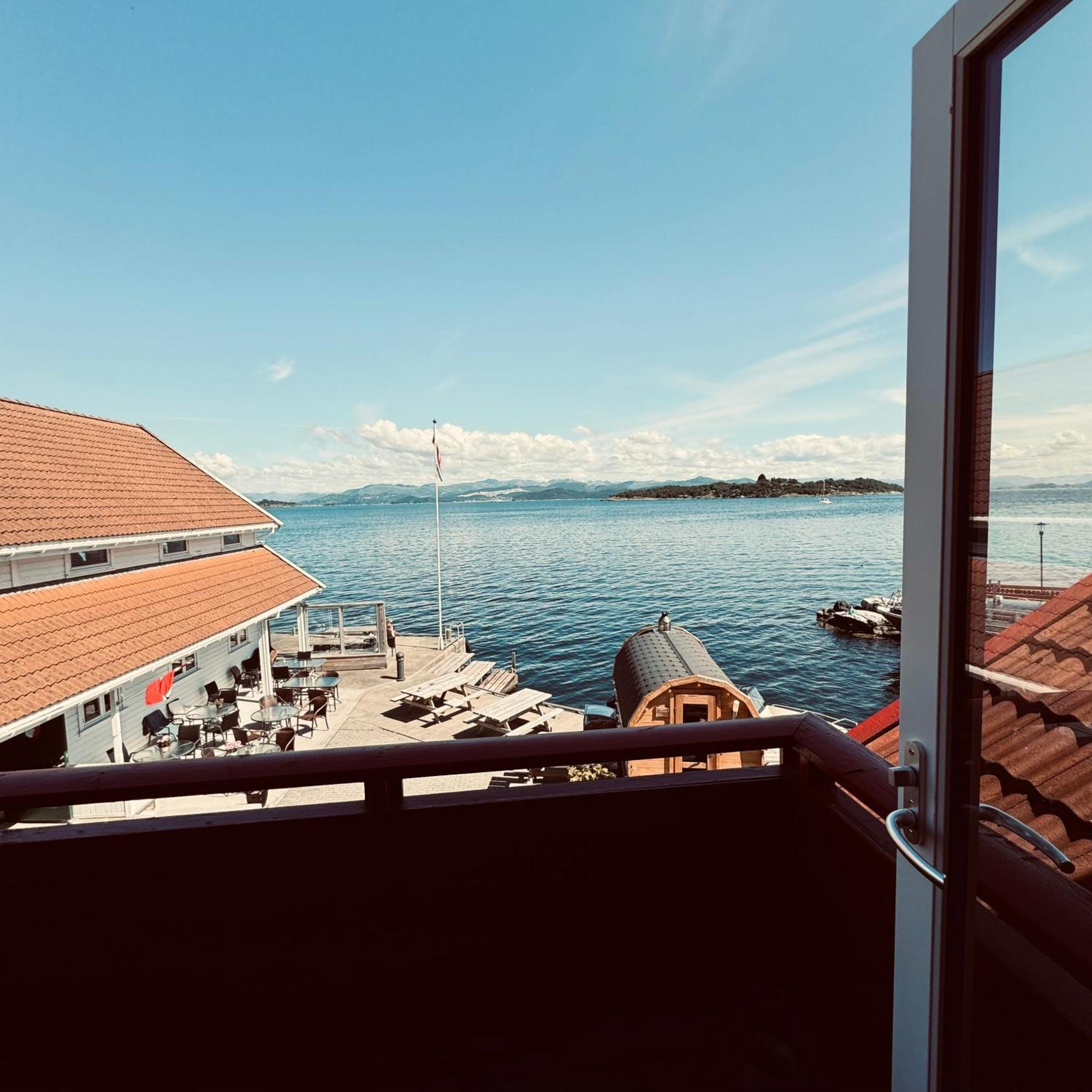 Sjoberg Hotell Og Ferie Leiligheter Osthusvik Ngoại thất bức ảnh